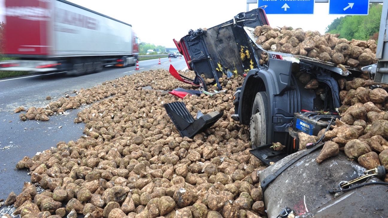 Truck load spill accident